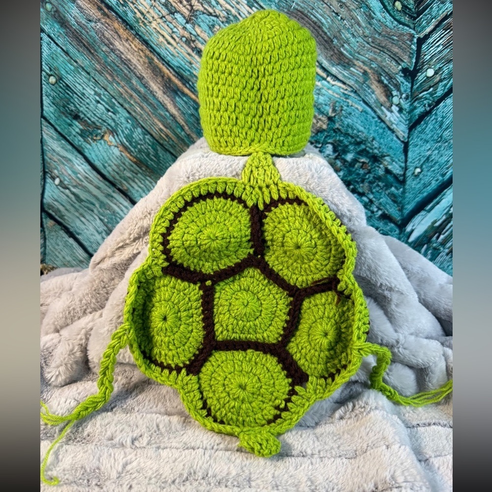 Handmade Green Turtle Crochet outfit for Newborn Photography